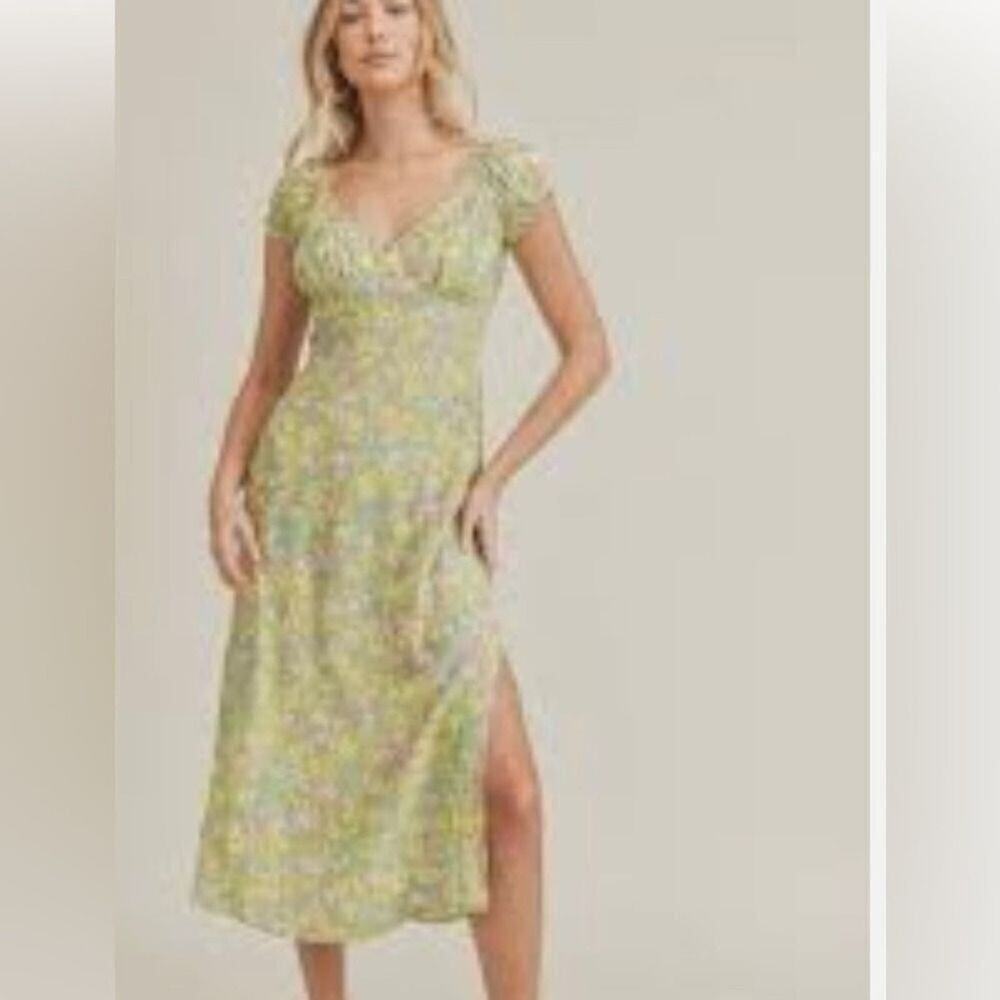 LUSH YELLOW DAISIES DRESS‎ SIZE M